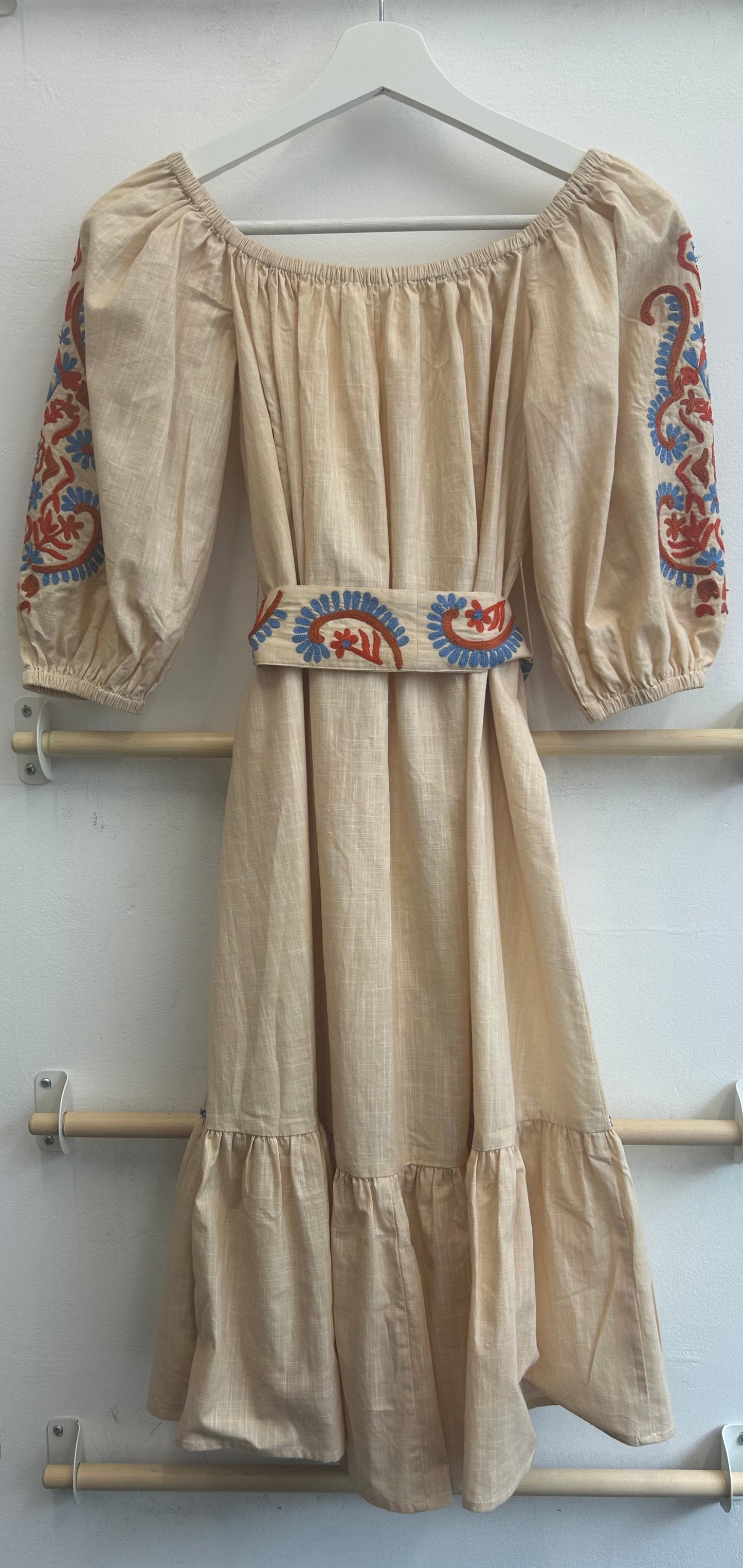 Embroidered summer dress with belt detail